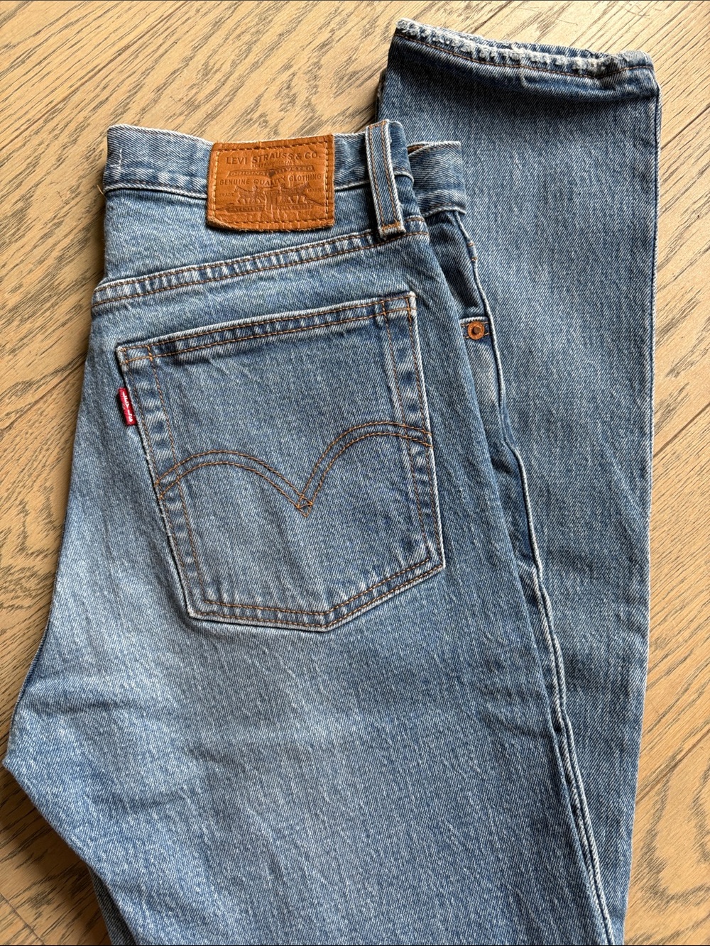 Levi's Wedgie Women's Light Wash Straight-Leg Jeans Flattering